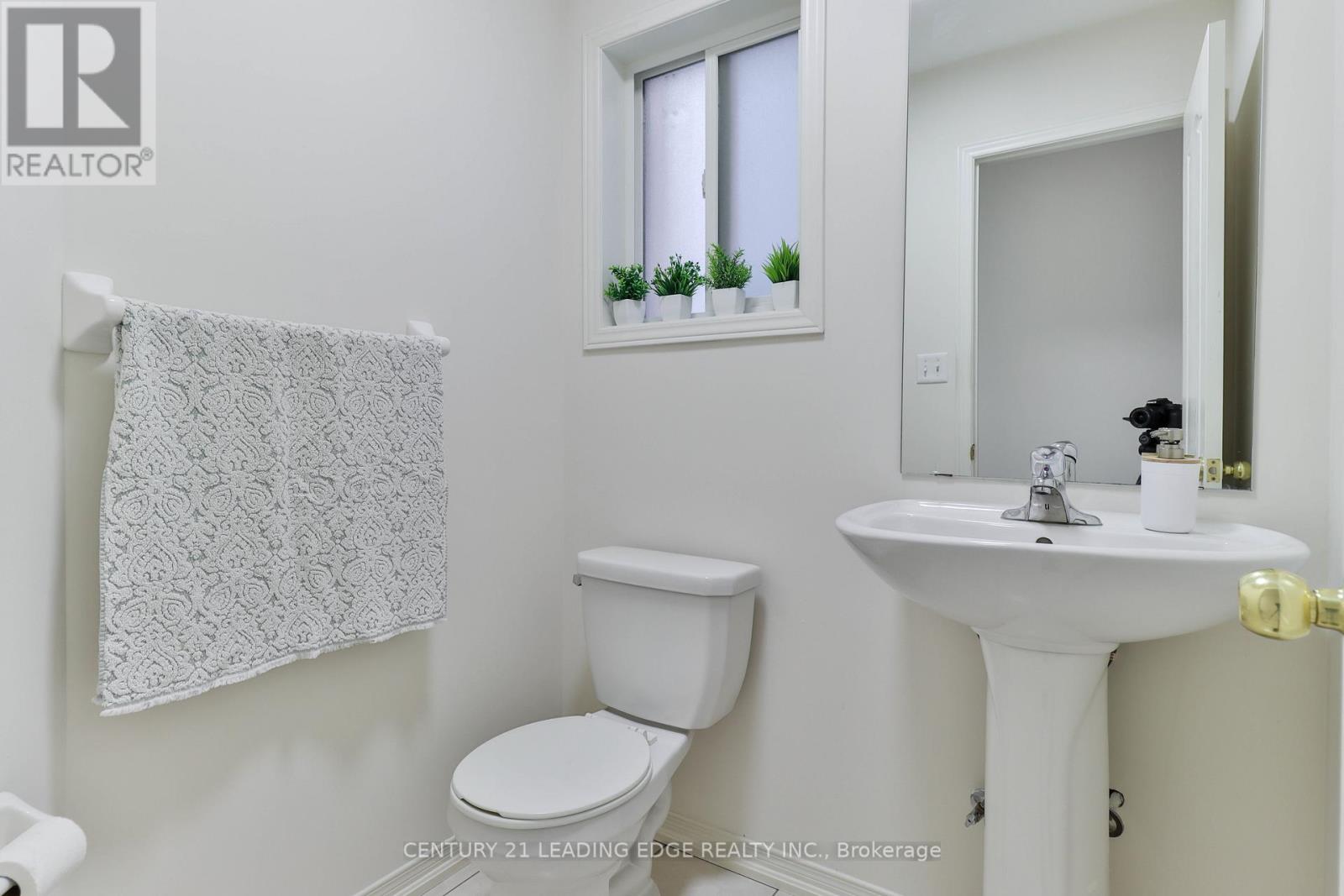 15 Robertdale Court, Whitchurch-Stouffville, Ontario  L4A 0Y5 - Photo 13 - N12418535