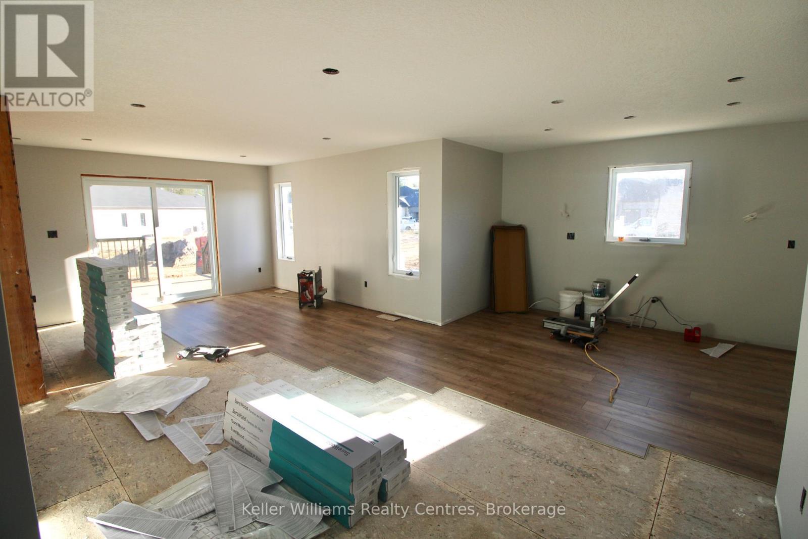 772 18th Street, Hanover, Ontario  N4N 0C7 - Photo 4 - X12202913