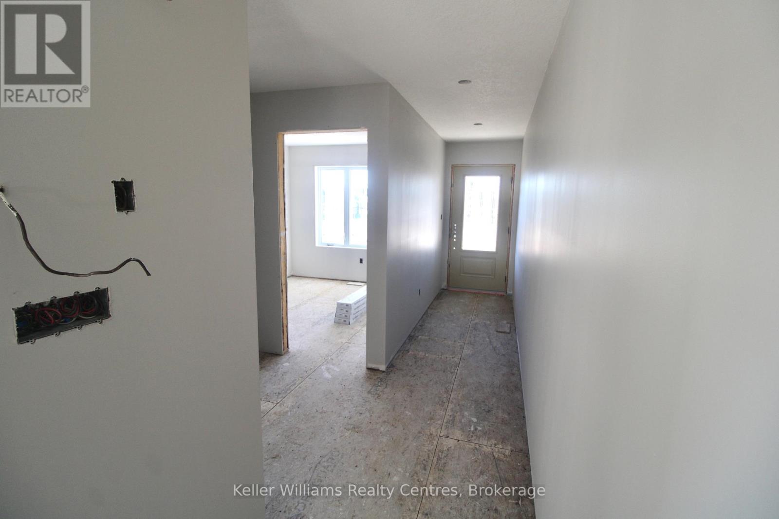 772 18th Street, Hanover, Ontario  N4N 0C7 - Photo 8 - X12202913