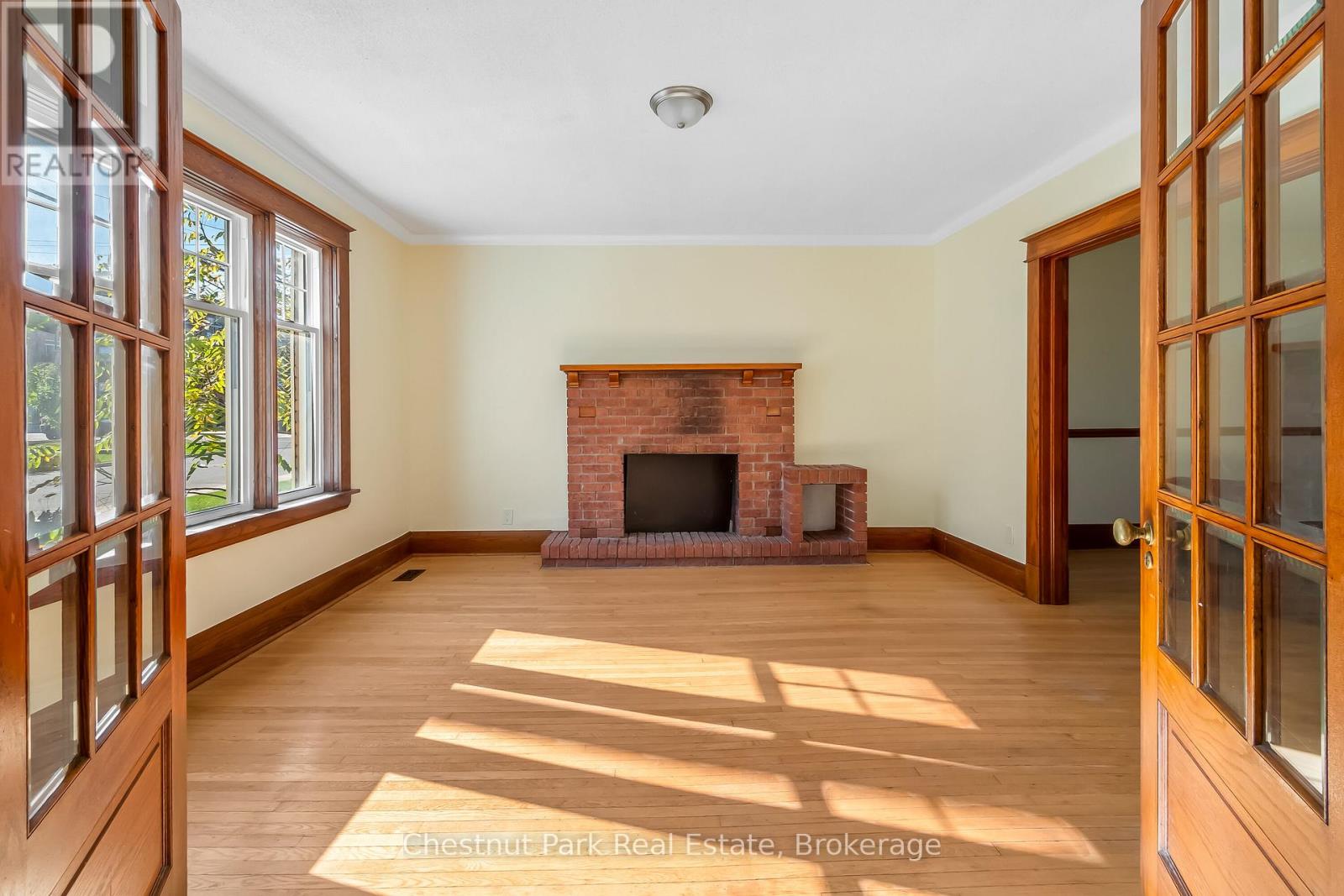 1208 4th Avenue E, Owen Sound, Ontario  N4K 2P6 - Photo 11 - X12439715