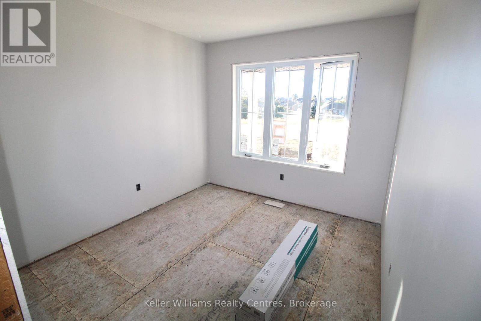 772 18th Street, Hanover, Ontario  N4N 0C7 - Photo 9 - X12202913