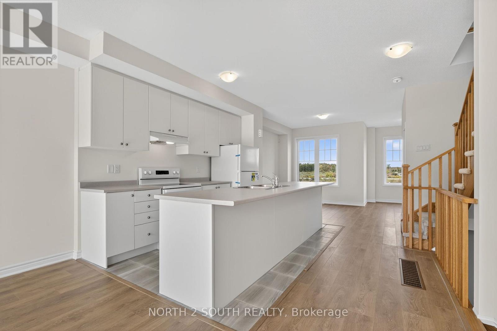 11 Lana Circle, Wasaga Beach, Ontario  L9Z 0L2 - Photo 10 - S12313861