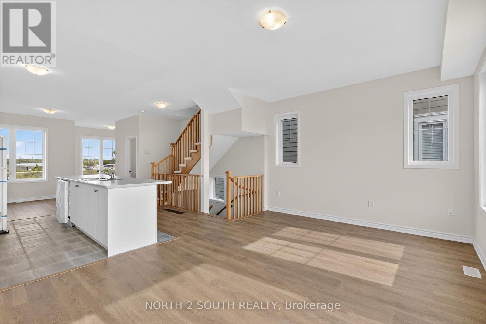11 Lana Circle, Wasaga Beach, Ontario  L9Z 0L2 - Photo 18 - S12313861