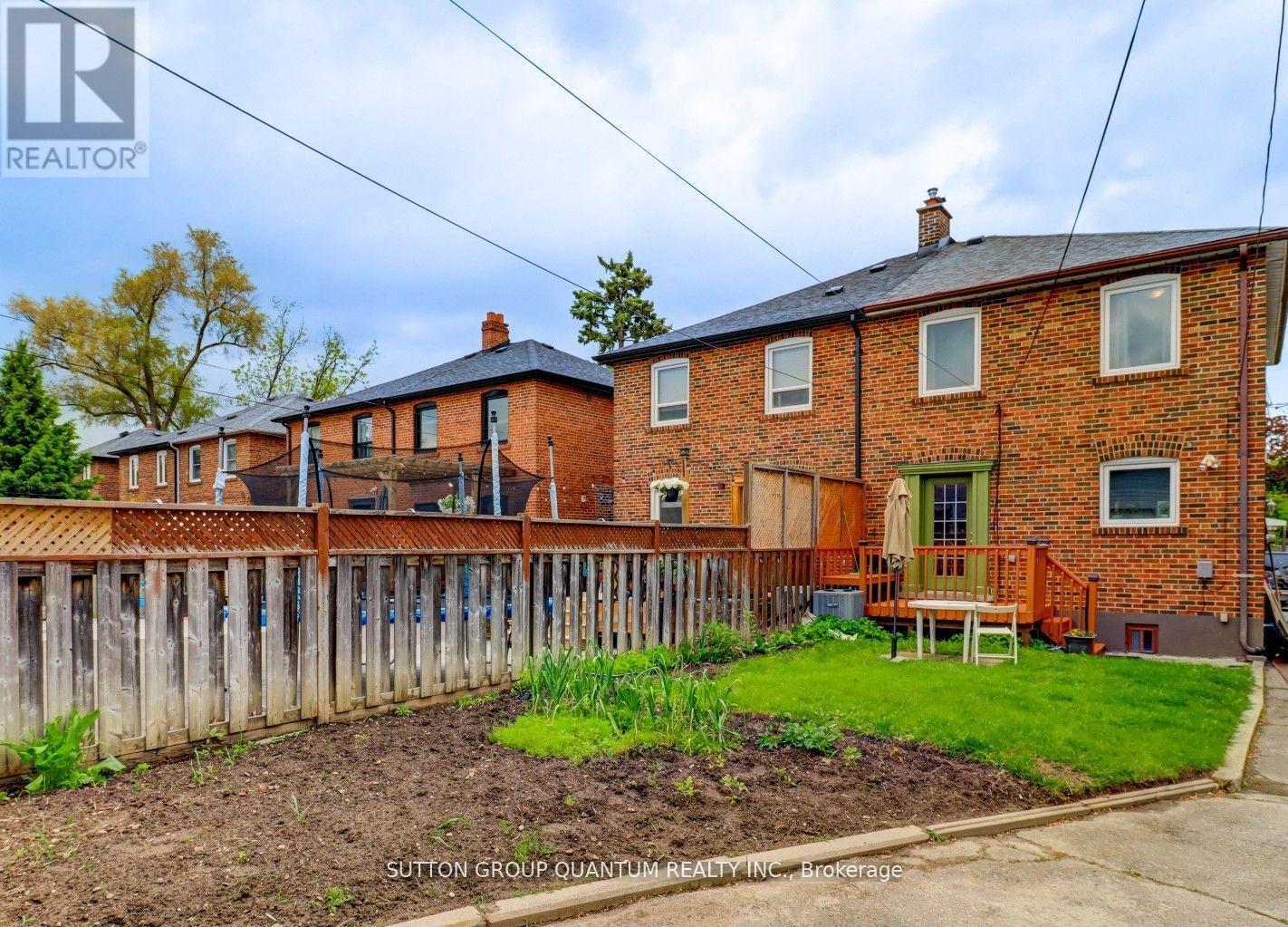 74 Cliff Street, Toronto (Rockcliffe-Smythe), Ontario  M6N 4M1 - Photo 27 - W12442797