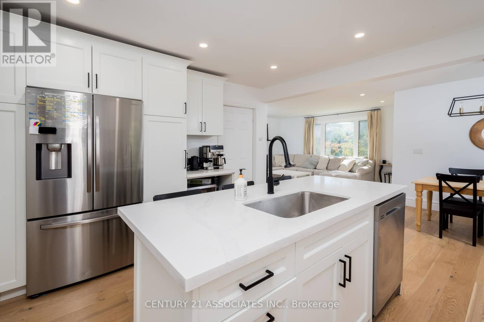 3 Clarke Street, Grimsby (Grimsby East), Ontario  L3M 1Y5 - Photo 17 - X12442841