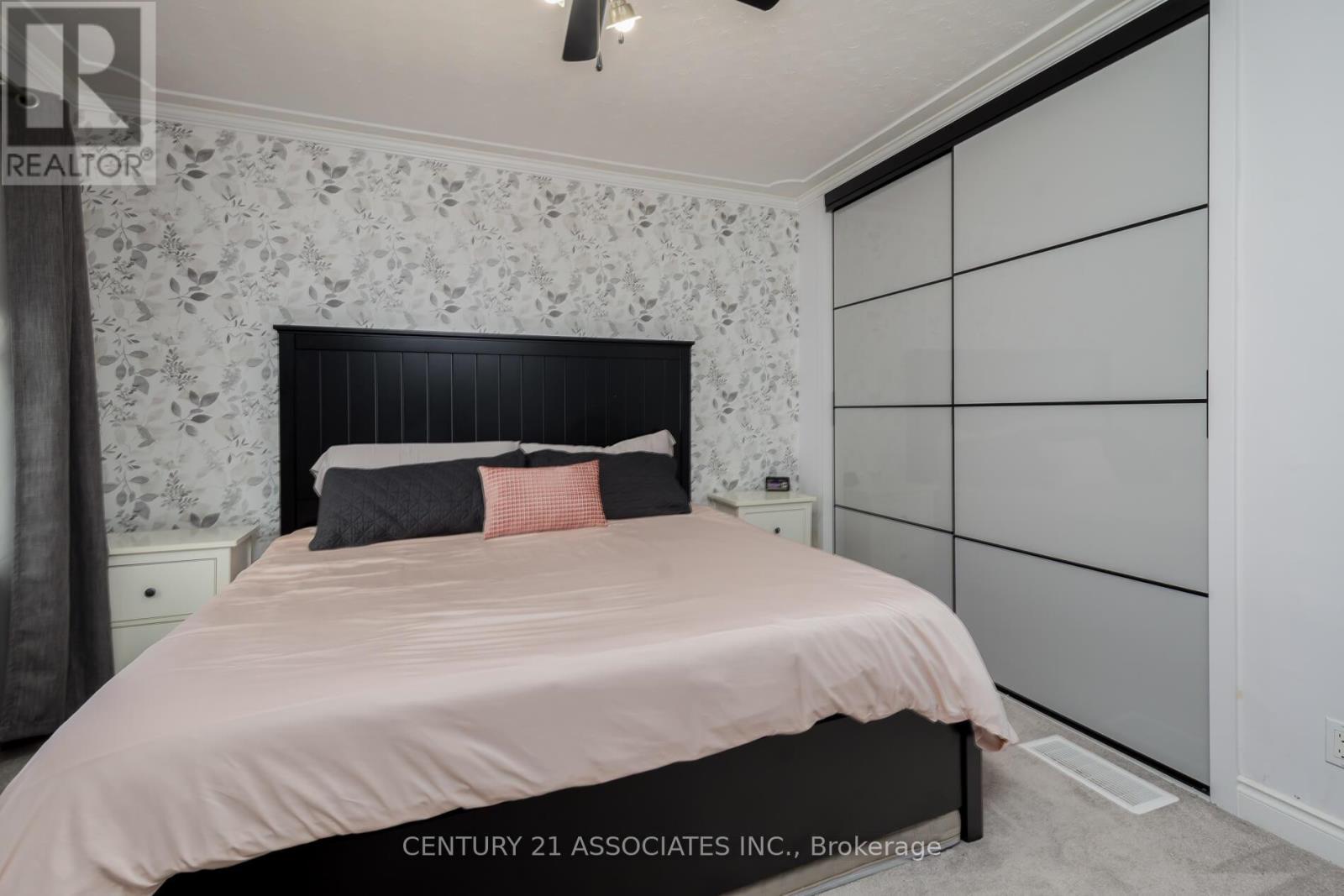 3 Clarke Street, Grimsby (Grimsby East), Ontario  L3M 1Y5 - Photo 18 - X12442841