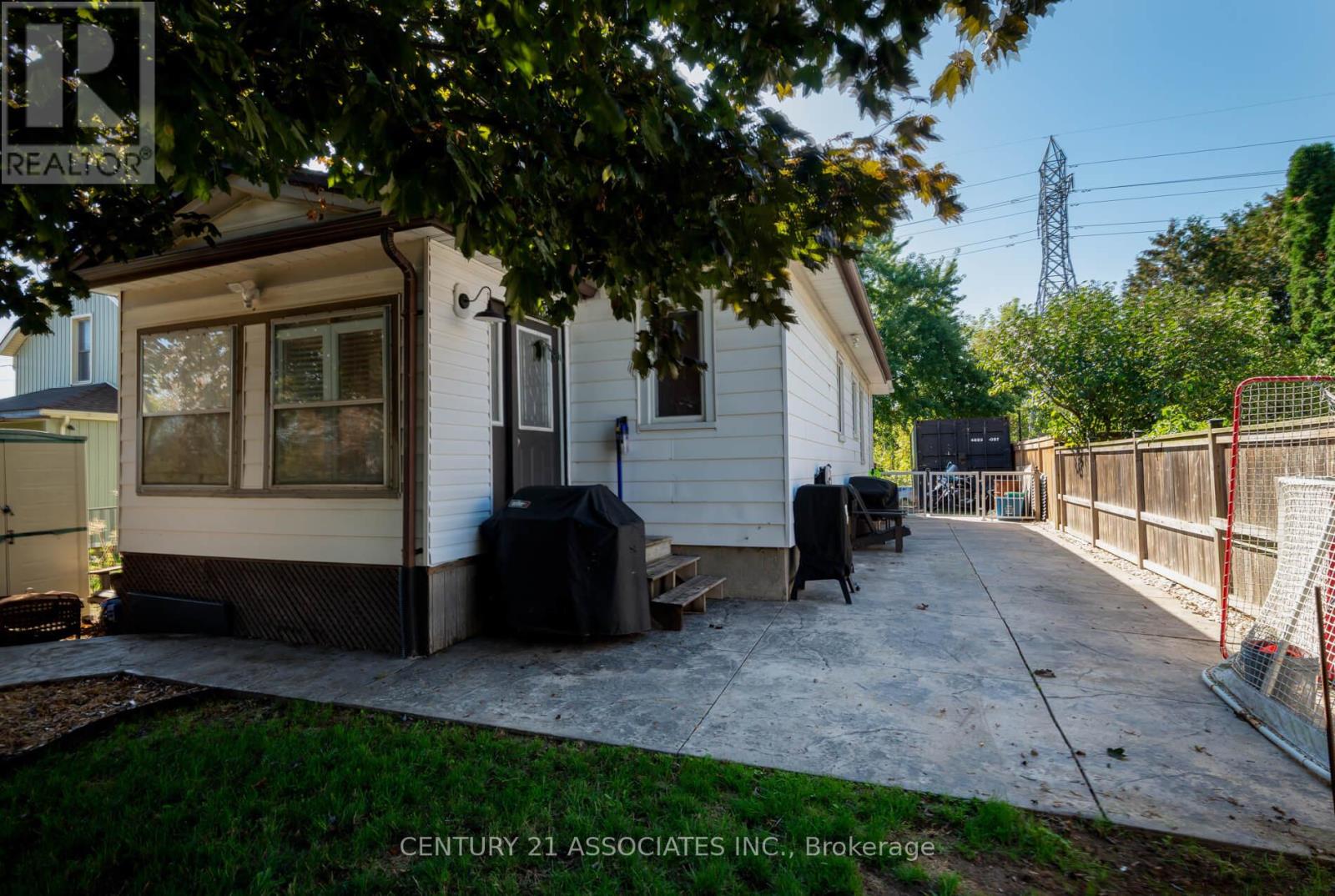 3 Clarke Street, Grimsby (Grimsby East), Ontario  L3M 1Y5 - Photo 32 - X12442841