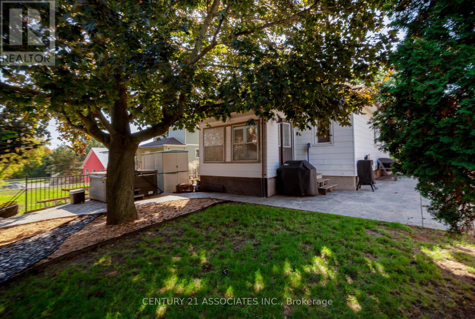 3 Clarke Street, Grimsby (Grimsby East), Ontario  L3M 1Y5 - Photo 35 - X12442841