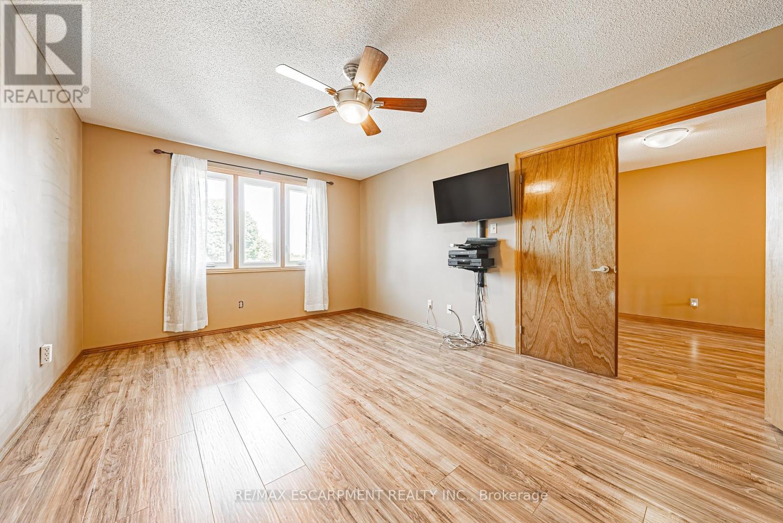 19 Glenhaven Court, Hamilton (Gilkson), Ontario  L9C 7G4 - Photo 17 - X12442890