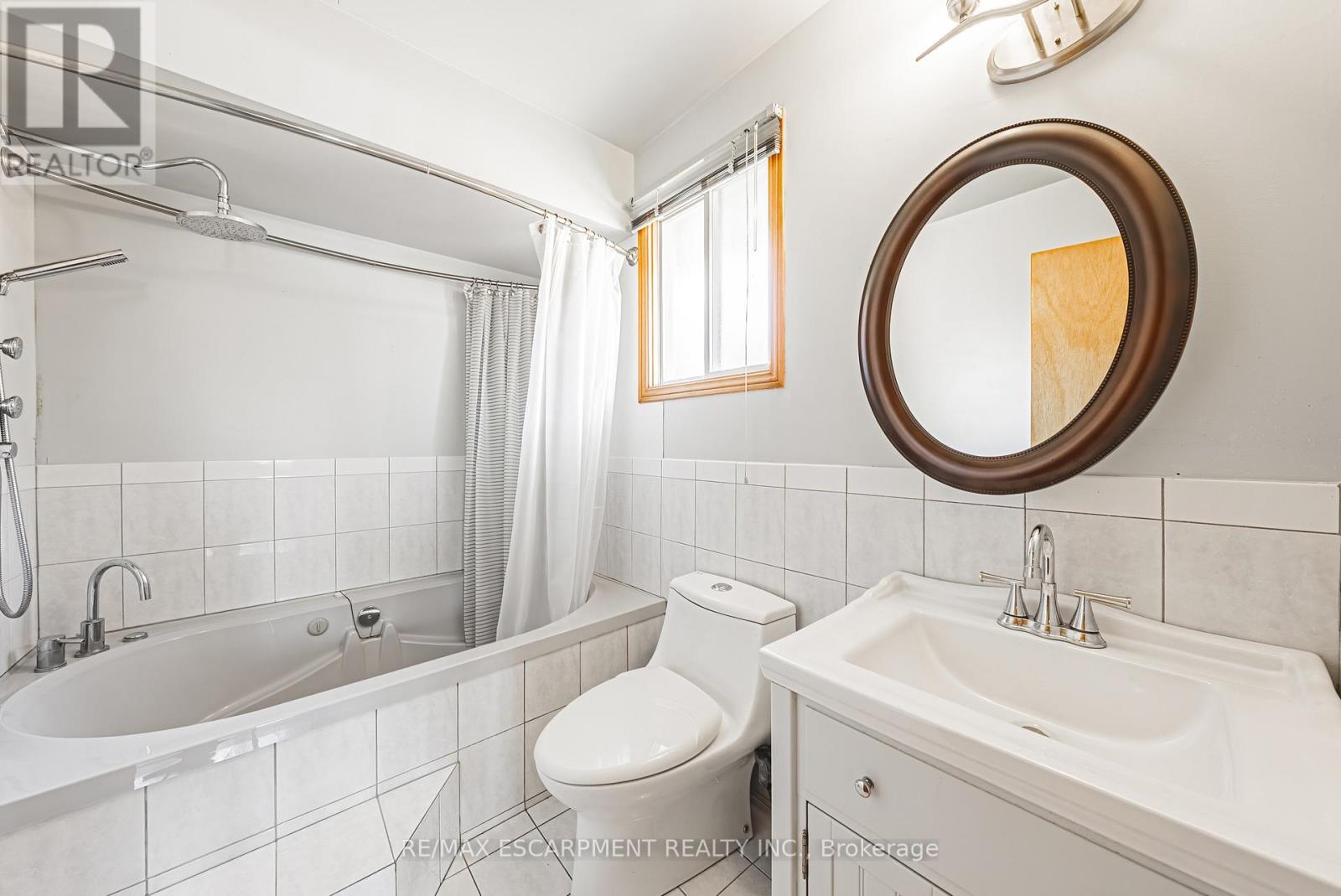 19 Glenhaven Court, Hamilton (Gilkson), Ontario  L9C 7G4 - Photo 21 - X12442890
