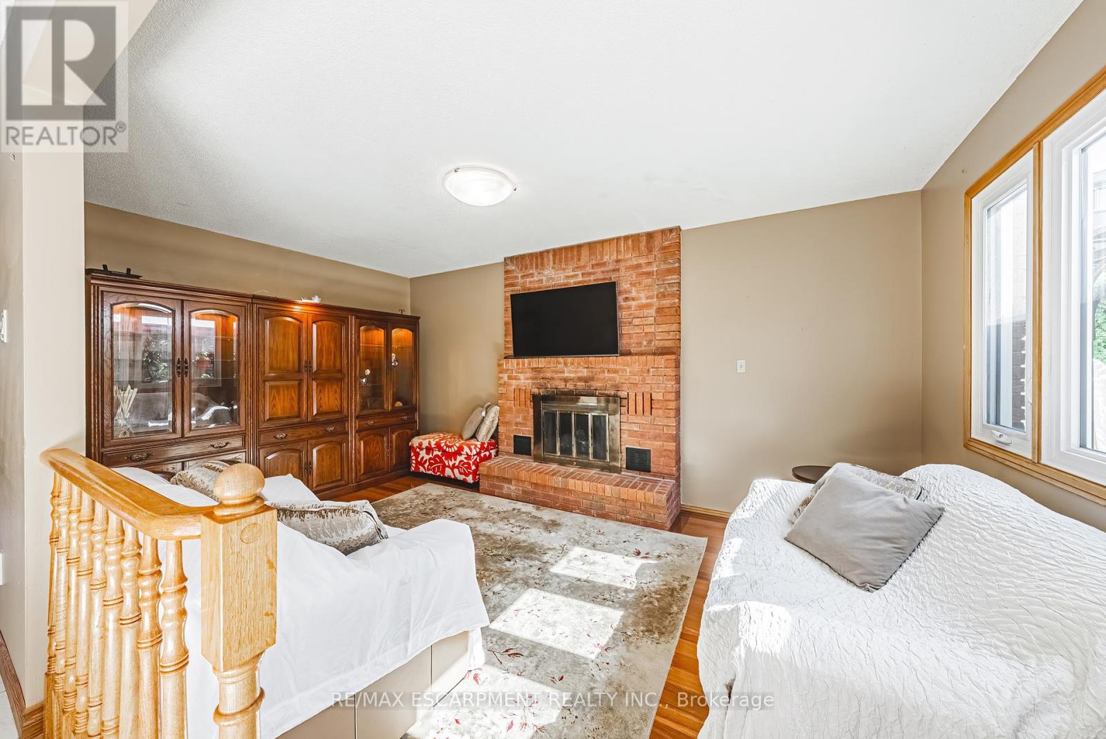19 Glenhaven Court, Hamilton (Gilkson), Ontario  L9C 7G4 - Photo 8 - X12442890
