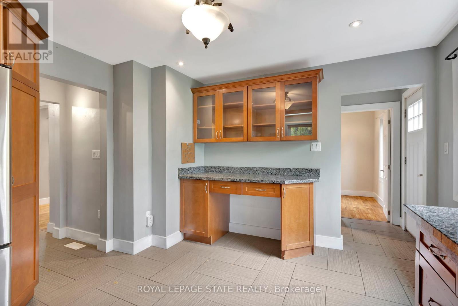 121 King Street E, Hamilton (Stoney Creek), Ontario  L8G 1L2 - Photo 15 - X12442913