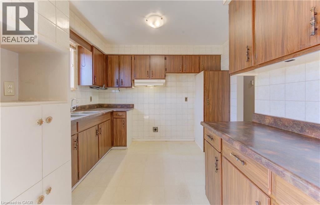 539 Pioneer Drive, Kitchener, Ontario  N2P 1P3 - Photo 14 - 40775153