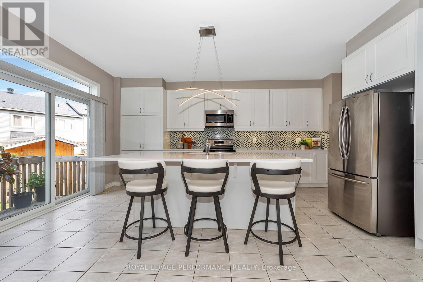 16 Sweetbay Circle, Ottawa, Ontario  K2S 0W8 - Photo 7 - X12407529