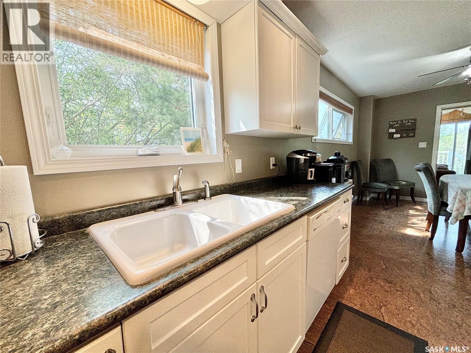 1017 Whitesand Avenue, Good Lake Rm No. 274, Saskatchewan  S0A 0L0 - Photo 12 - SK999338