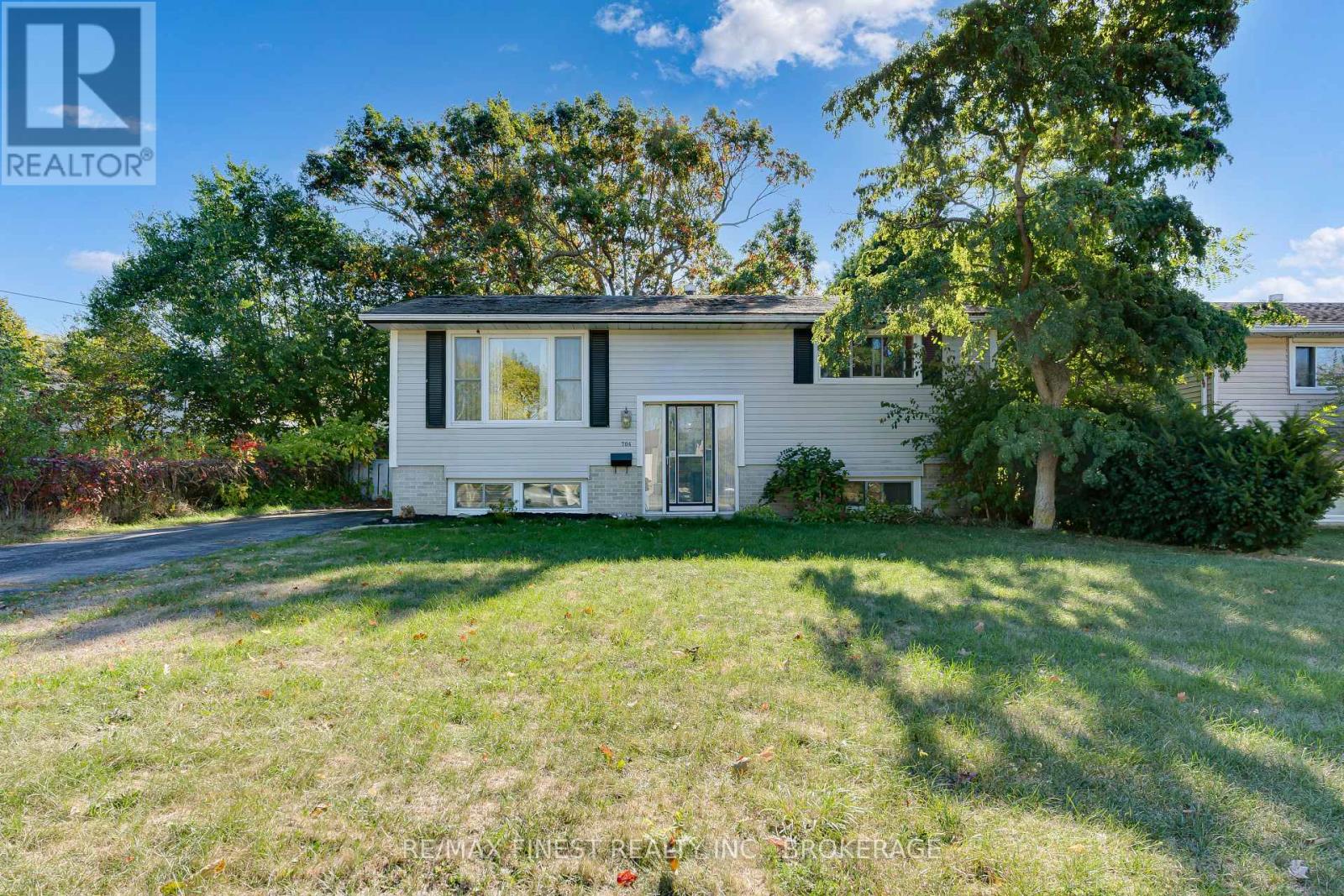 704 AYLMER CRESCENT, Kingston, Ontario