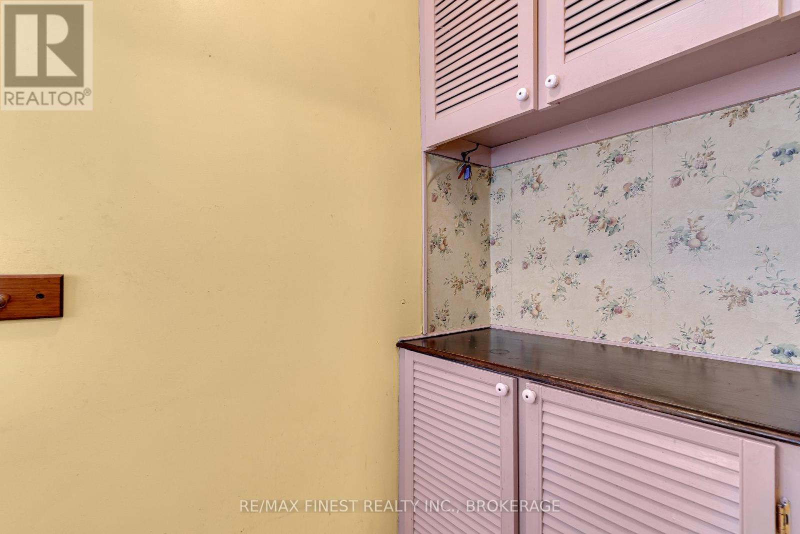 704 Aylmer Crescent, Kingston, Ontario  K7M 6L9 - Photo 12 - X12443136