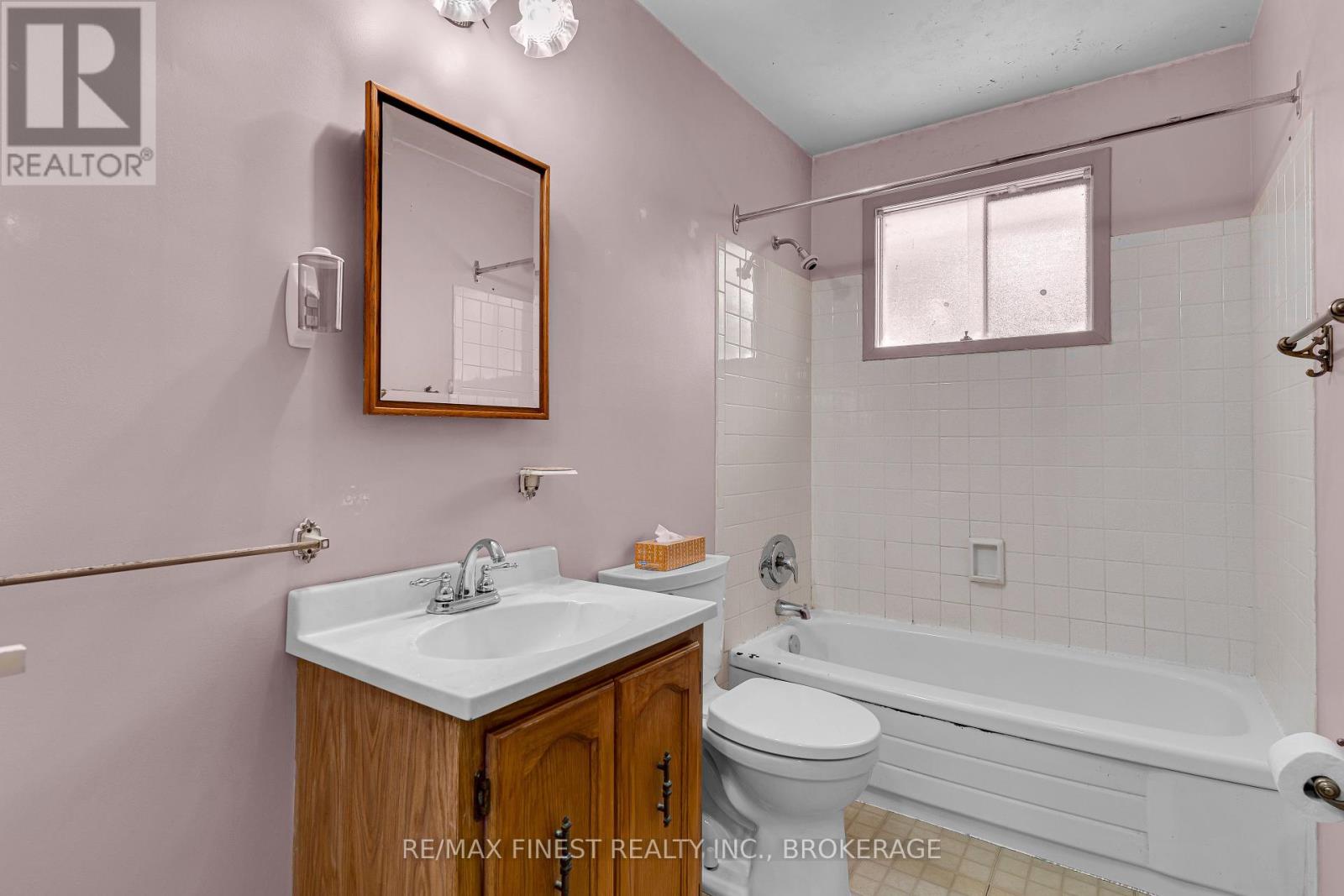 704 Aylmer Crescent, Kingston, Ontario  K7M 6L9 - Photo 14 - X12443136