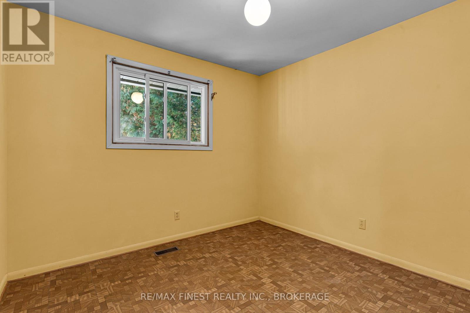 704 Aylmer Crescent, Kingston, Ontario  K7M 6L9 - Photo 18 - X12443136