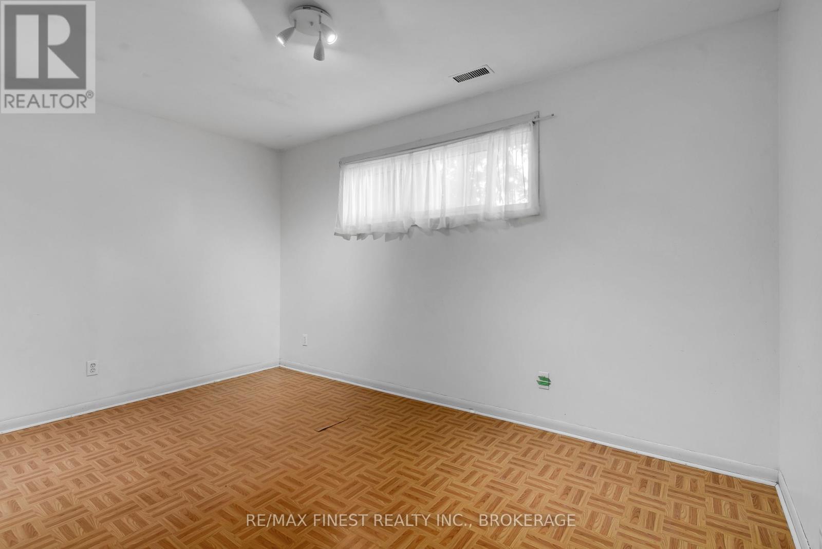 704 Aylmer Crescent, Kingston, Ontario  K7M 6L9 - Photo 21 - X12443136