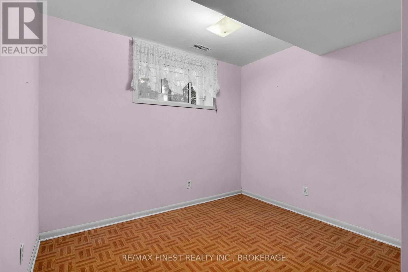 704 Aylmer Crescent, Kingston, Ontario  K7M 6L9 - Photo 23 - X12443136