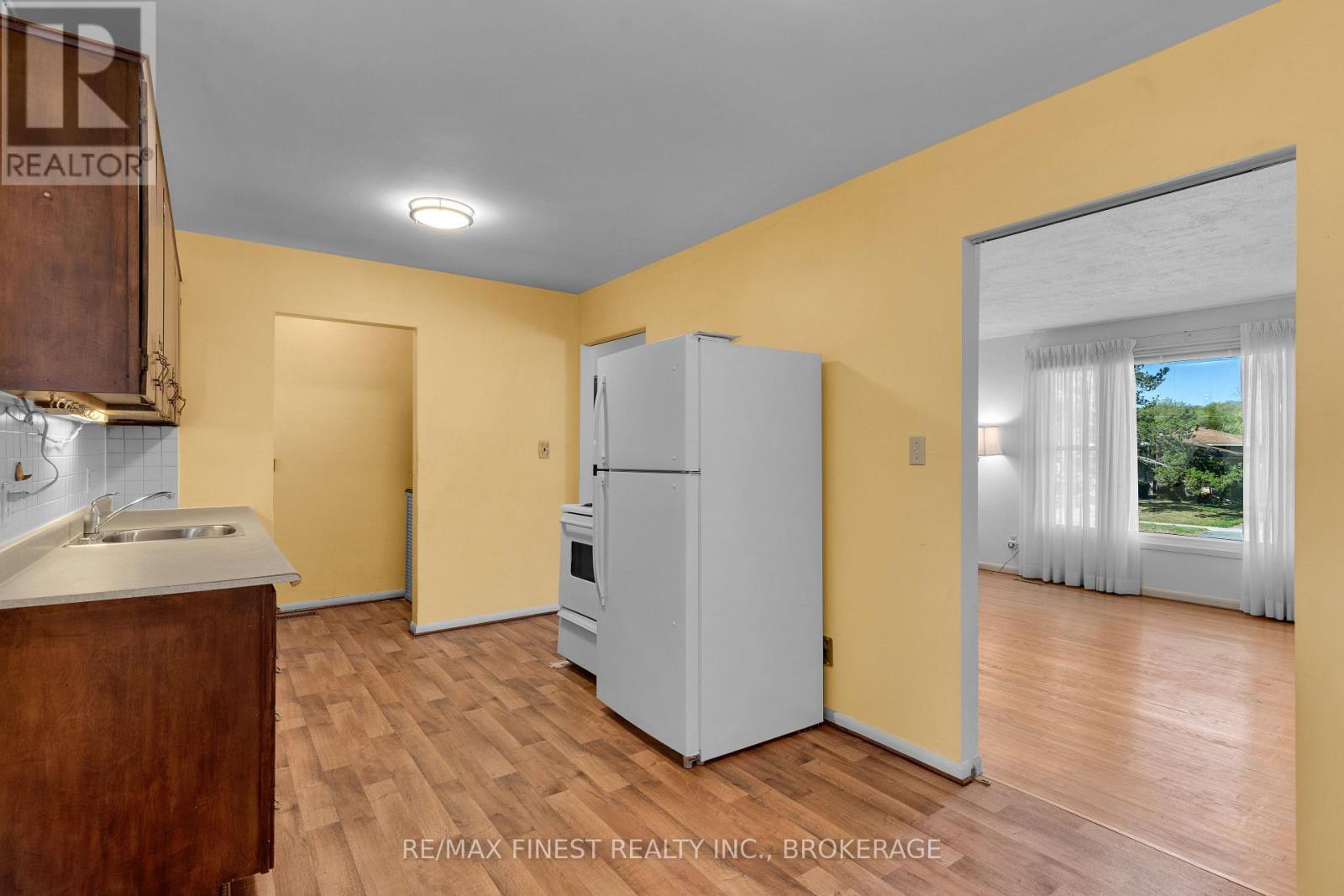 704 Aylmer Crescent, Kingston, Ontario  K7M 6L9 - Photo 8 - X12443136