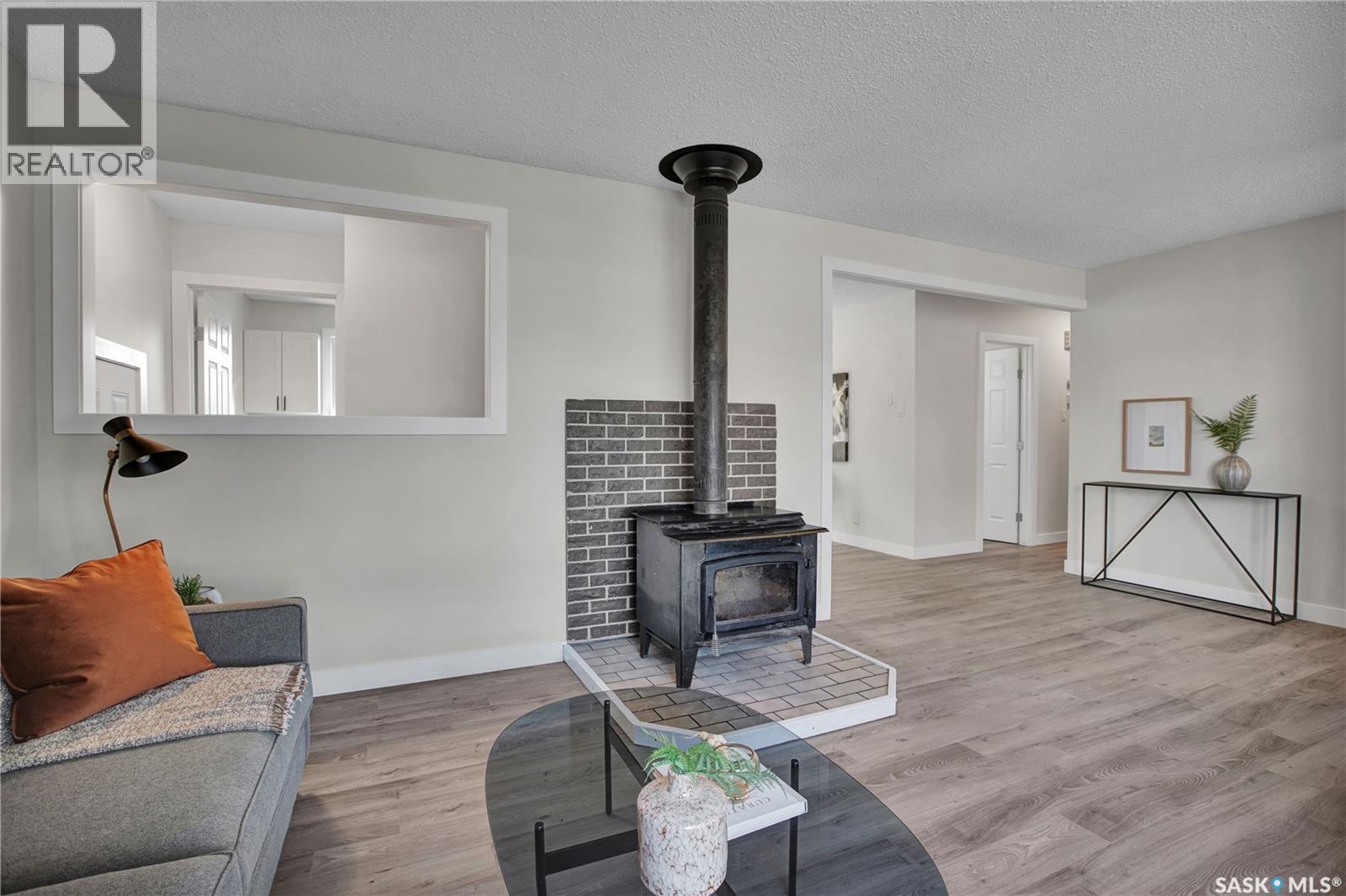 126 Vanier Crescent, Saskatoon, Saskatchewan  S7L 5H5 - Photo 3 - SK020022