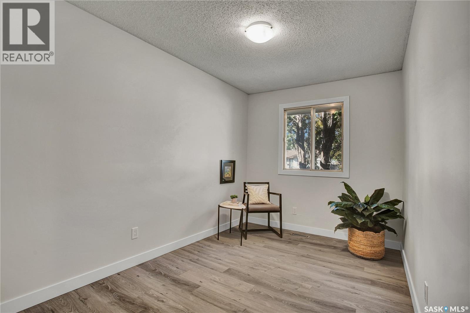 126 Vanier Crescent, Saskatoon, Saskatchewan  S7L 5H5 - Photo 11 - SK020022