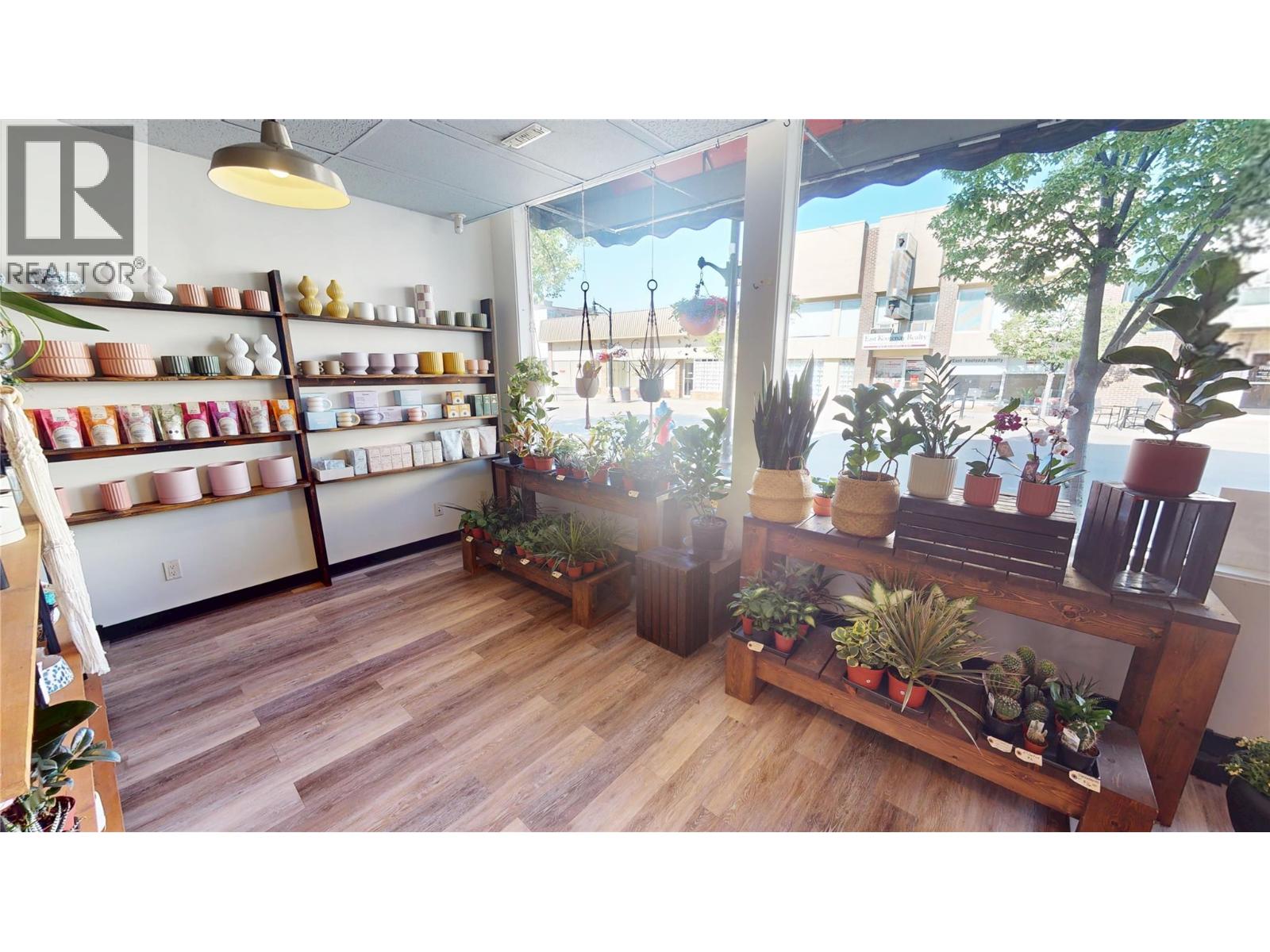 24 10th Avenue S, Cranbrook, British Columbia  V1C 2M8 - Photo 4 - 10364898