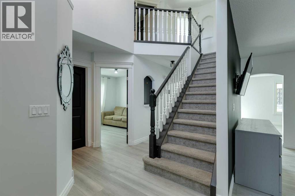 1374 Strathcona Drive Sw, Calgary, Alberta  T3H 4M1 - Photo 18 - A2256397
