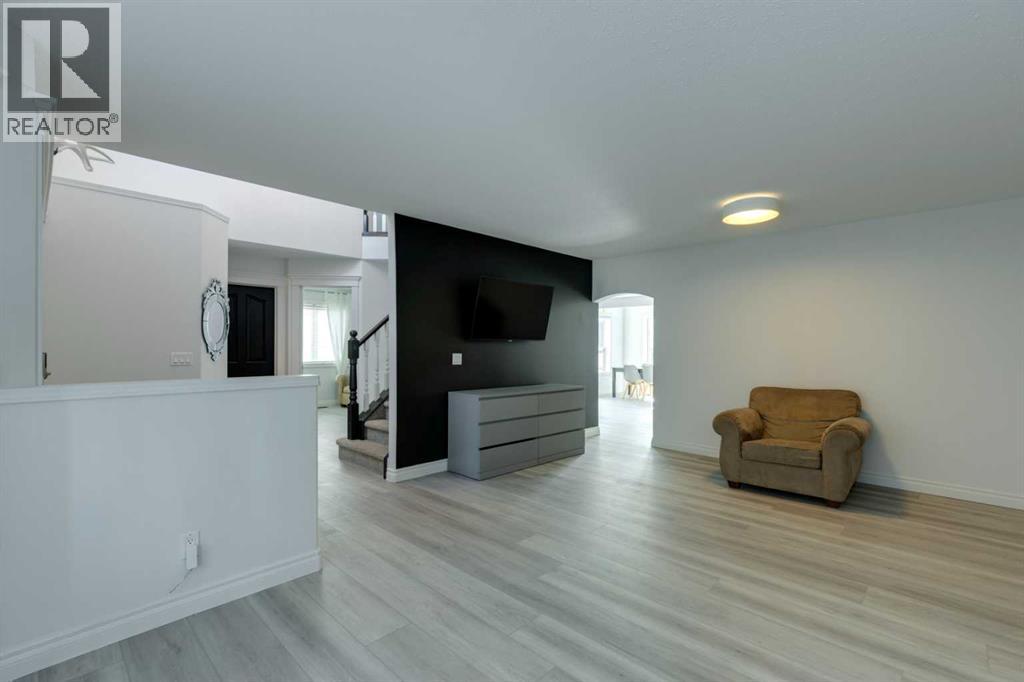 1374 Strathcona Drive Sw, Calgary, Alberta  T3H 4M1 - Photo 14 - A2256397