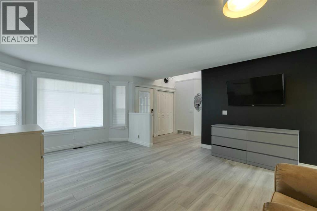 1374 Strathcona Drive Sw, Calgary, Alberta  T3H 4M1 - Photo 16 - A2256397
