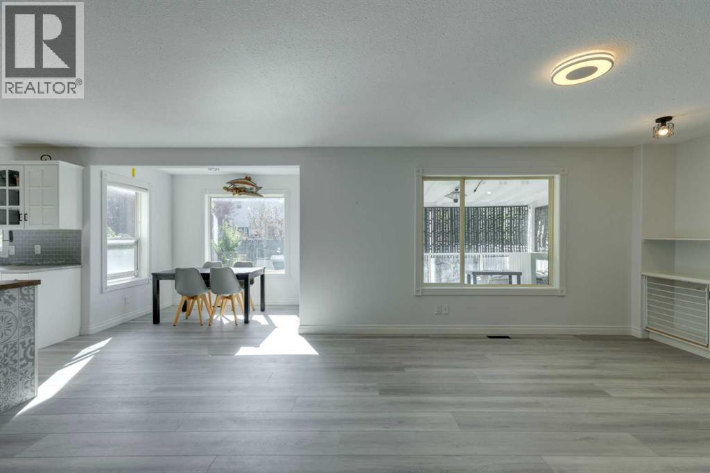 1374 Strathcona Drive Sw, Calgary, Alberta  T3H 4M1 - Photo 12 - A2256397