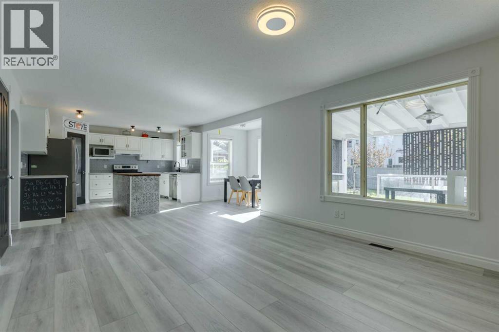 1374 Strathcona Drive Sw, Calgary, Alberta  T3H 4M1 - Photo 11 - A2256397