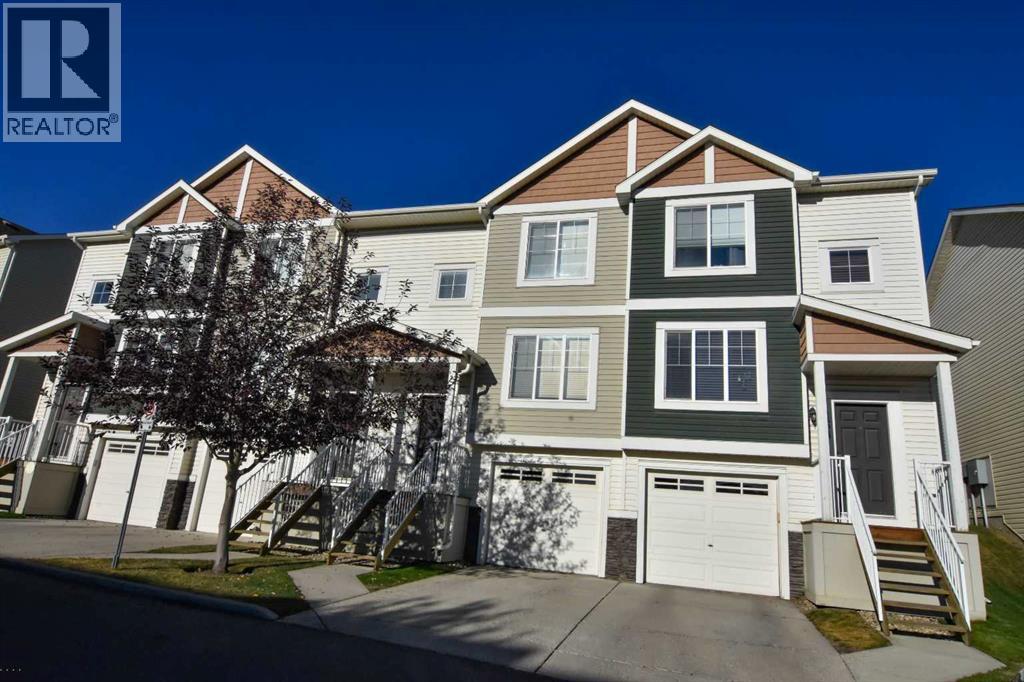 156 Pantego Lane NW, Calgary, Alberta