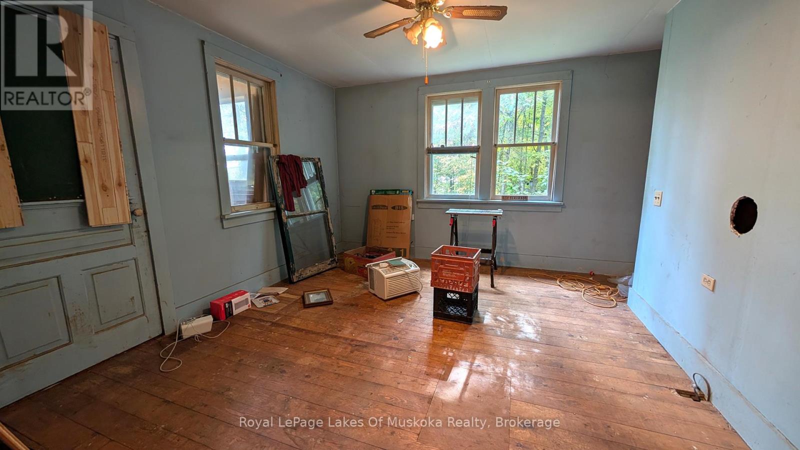 1011 West Black Lake Road, Muskoka Lakes (Wood (Muskoka Lakes)), Ontario  P0C 1M0 - Photo 12 - X12443170