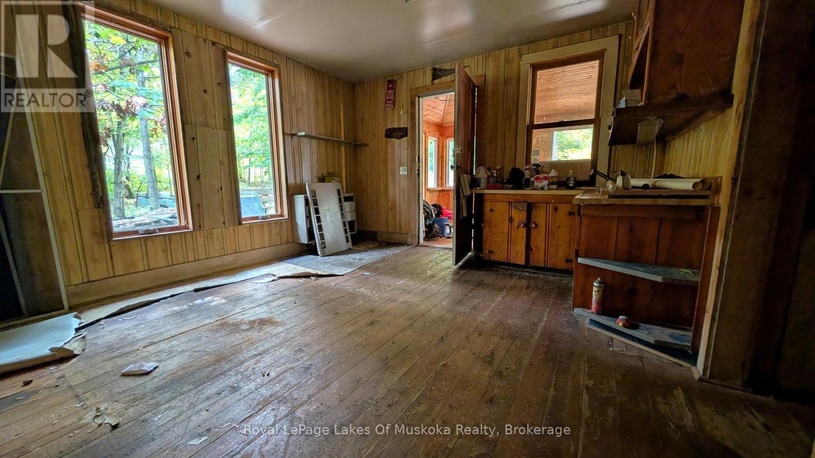 1011 West Black Lake Road, Muskoka Lakes (Wood (Muskoka Lakes)), Ontario  P0C 1M0 - Photo 16 - X12443170