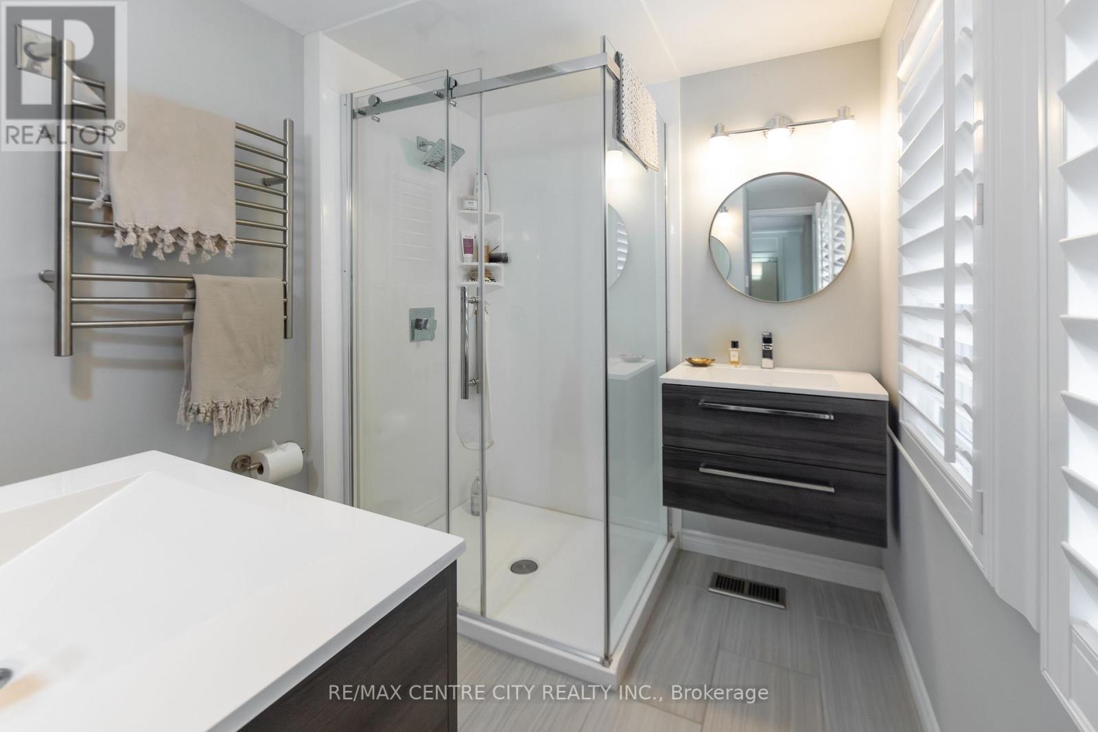 144 Springfield Crescent, London South (South B), Ontario  N6K 2T6 - Photo 17 - X12443198