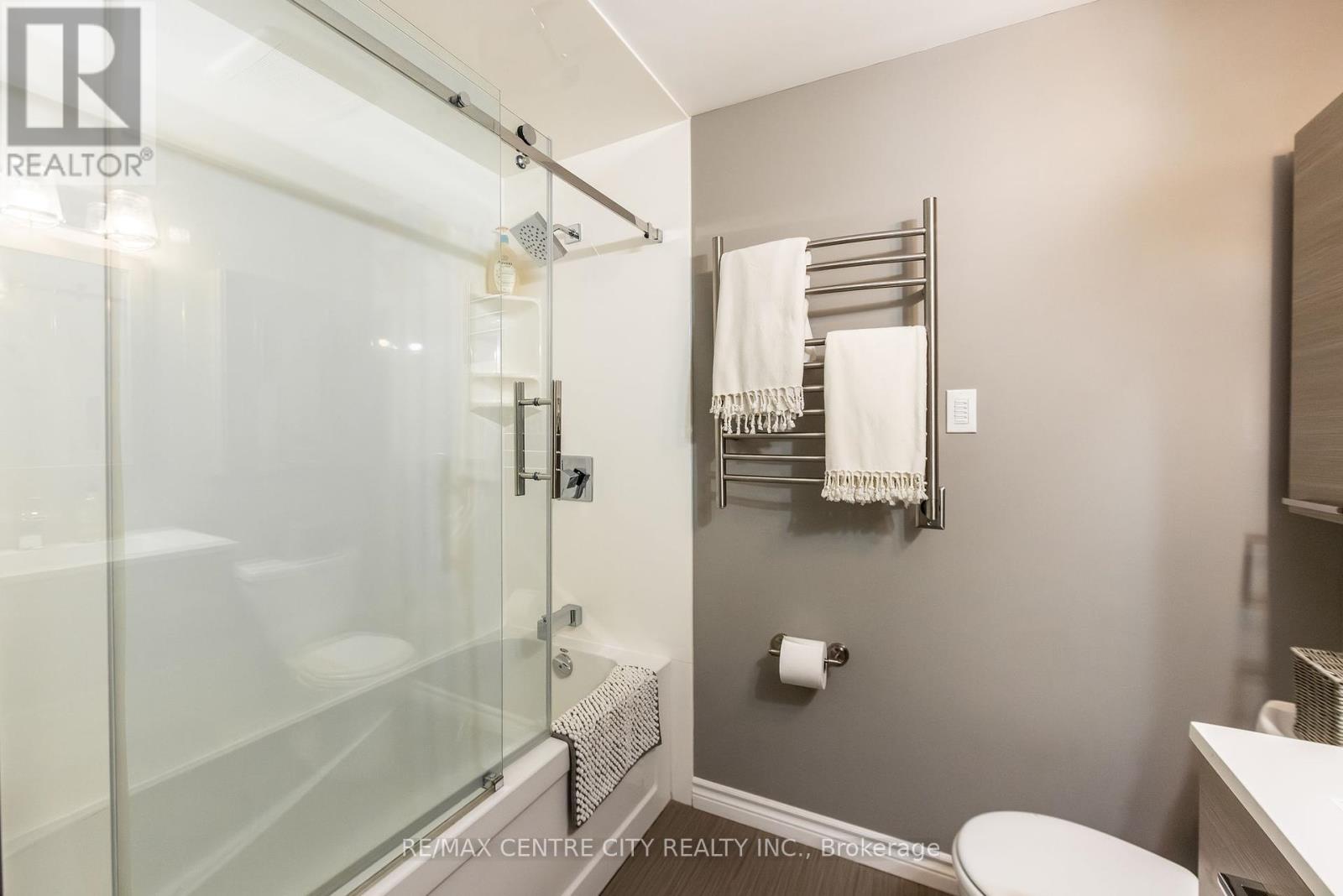 144 Springfield Crescent, London South (South B), Ontario  N6K 2T6 - Photo 23 - X12443198