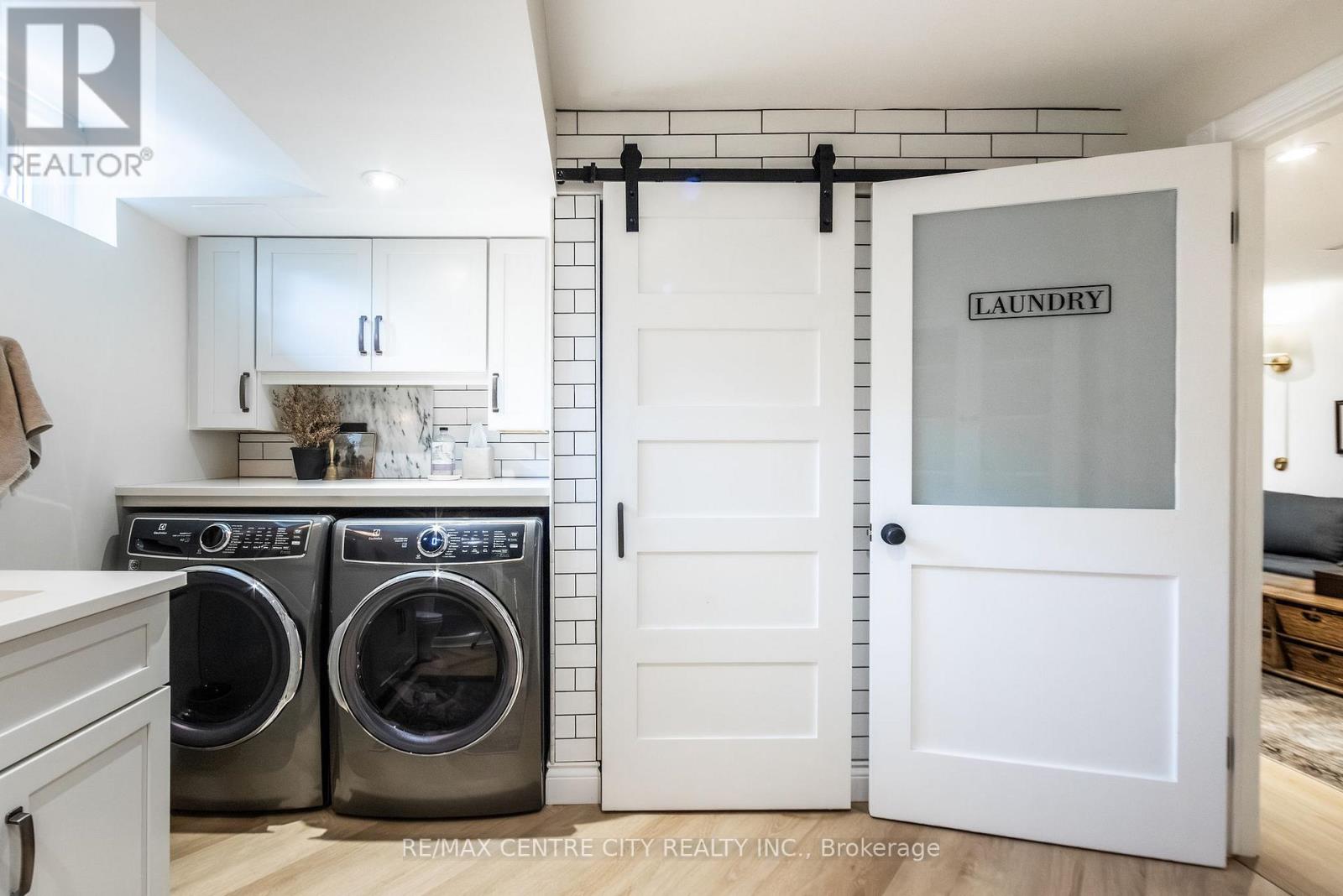 144 Springfield Crescent, London South (South B), Ontario  N6K 2T6 - Photo 29 - X12443198