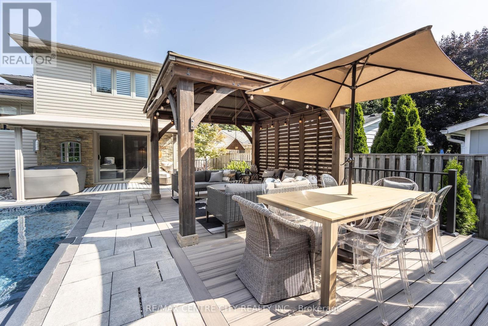144 Springfield Crescent, London South (South B), Ontario  N6K 2T6 - Photo 34 - X12443198