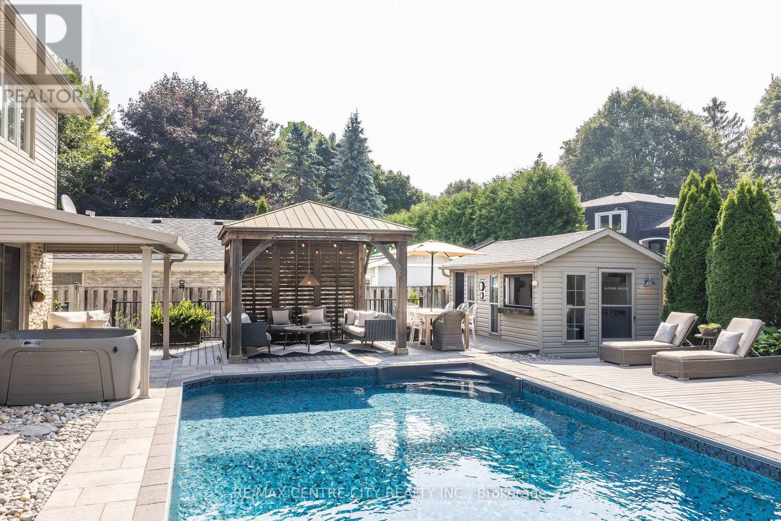 144 Springfield Crescent, London South (South B), Ontario  N6K 2T6 - Photo 37 - X12443198