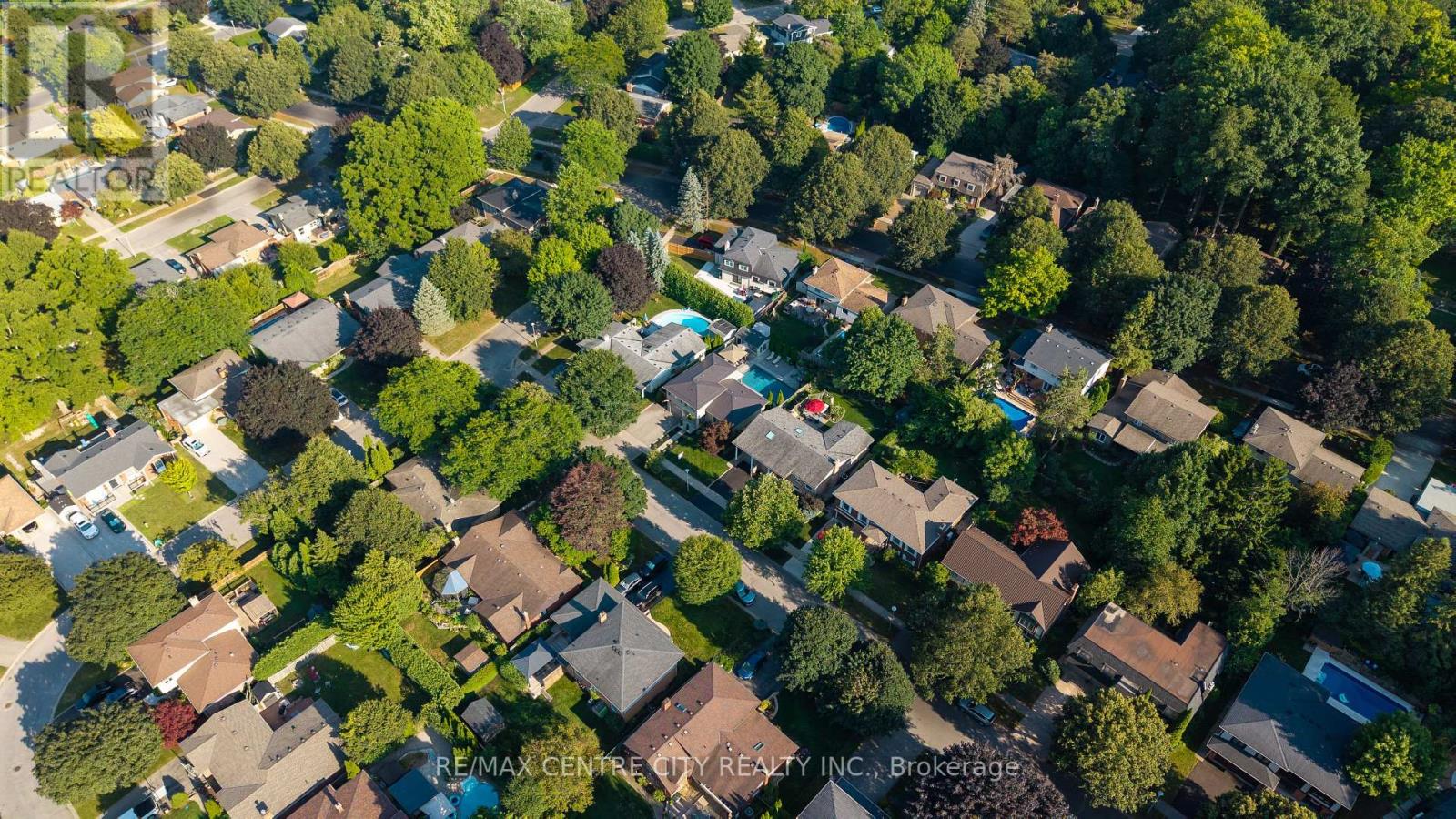144 Springfield Crescent, London South (South B), Ontario  N6K 2T6 - Photo 44 - X12443198