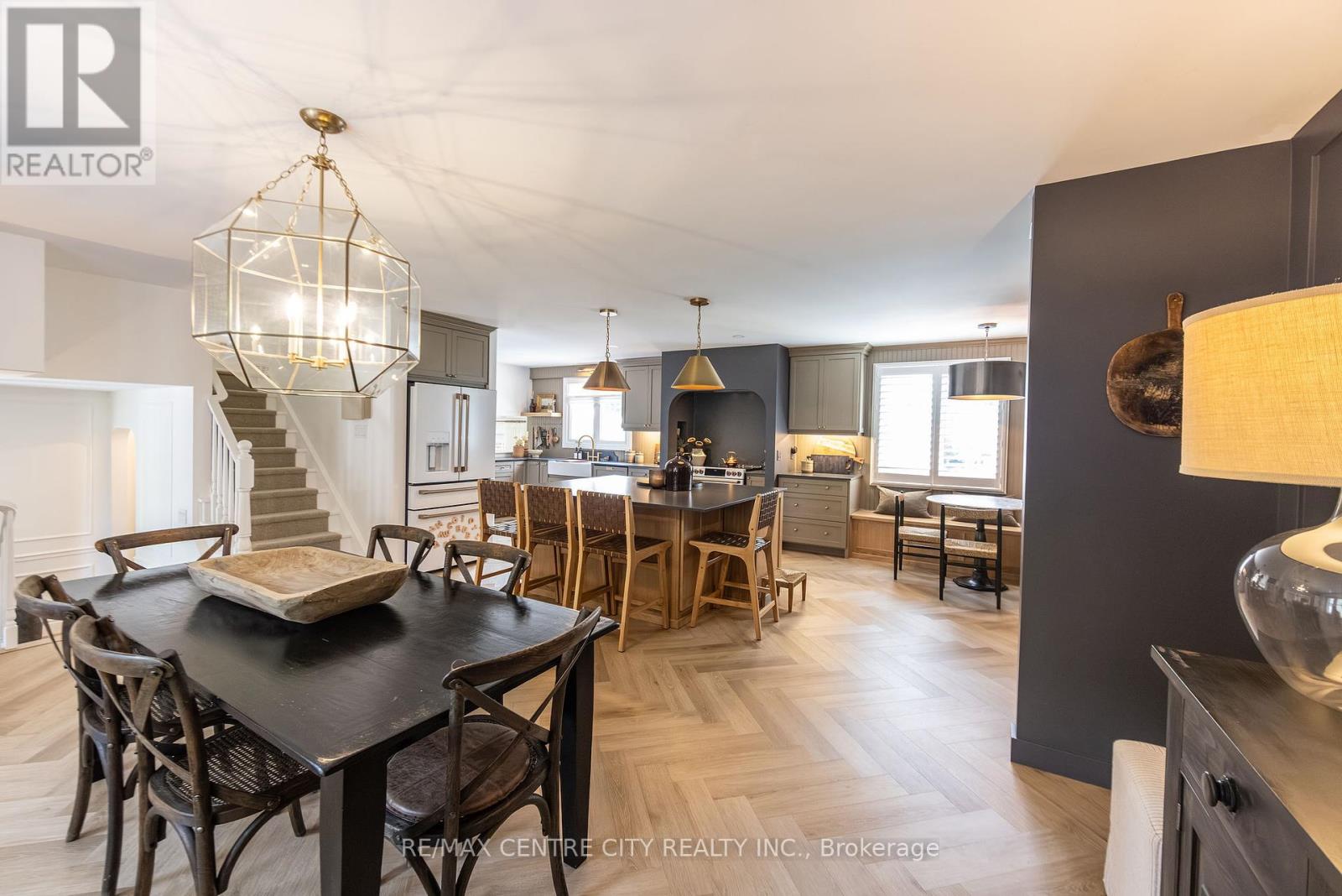 144 Springfield Crescent, London South (South B), Ontario  N6K 2T6 - Photo 7 - X12443198