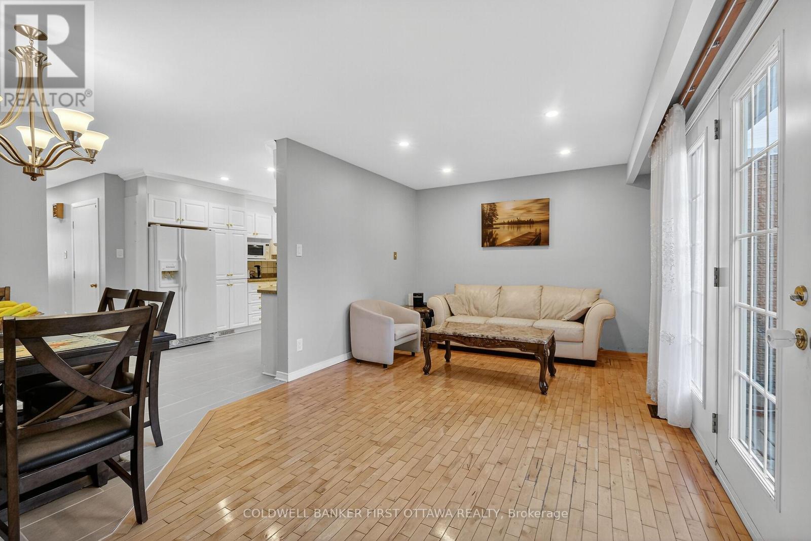 6 Pennington Lane, Ottawa, Ontario  K1B 4X7 - Photo 13 - X12443132
