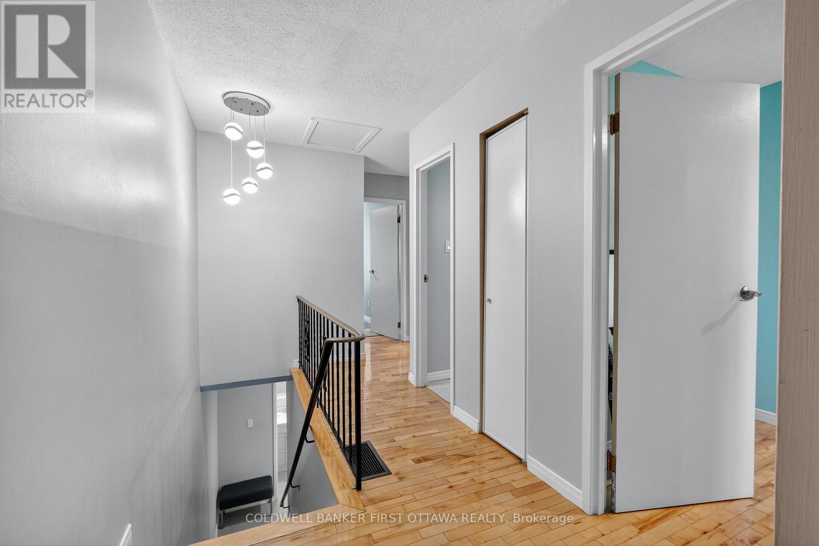 6 Pennington Lane, Ottawa, Ontario  K1B 4X7 - Photo 16 - X12443132