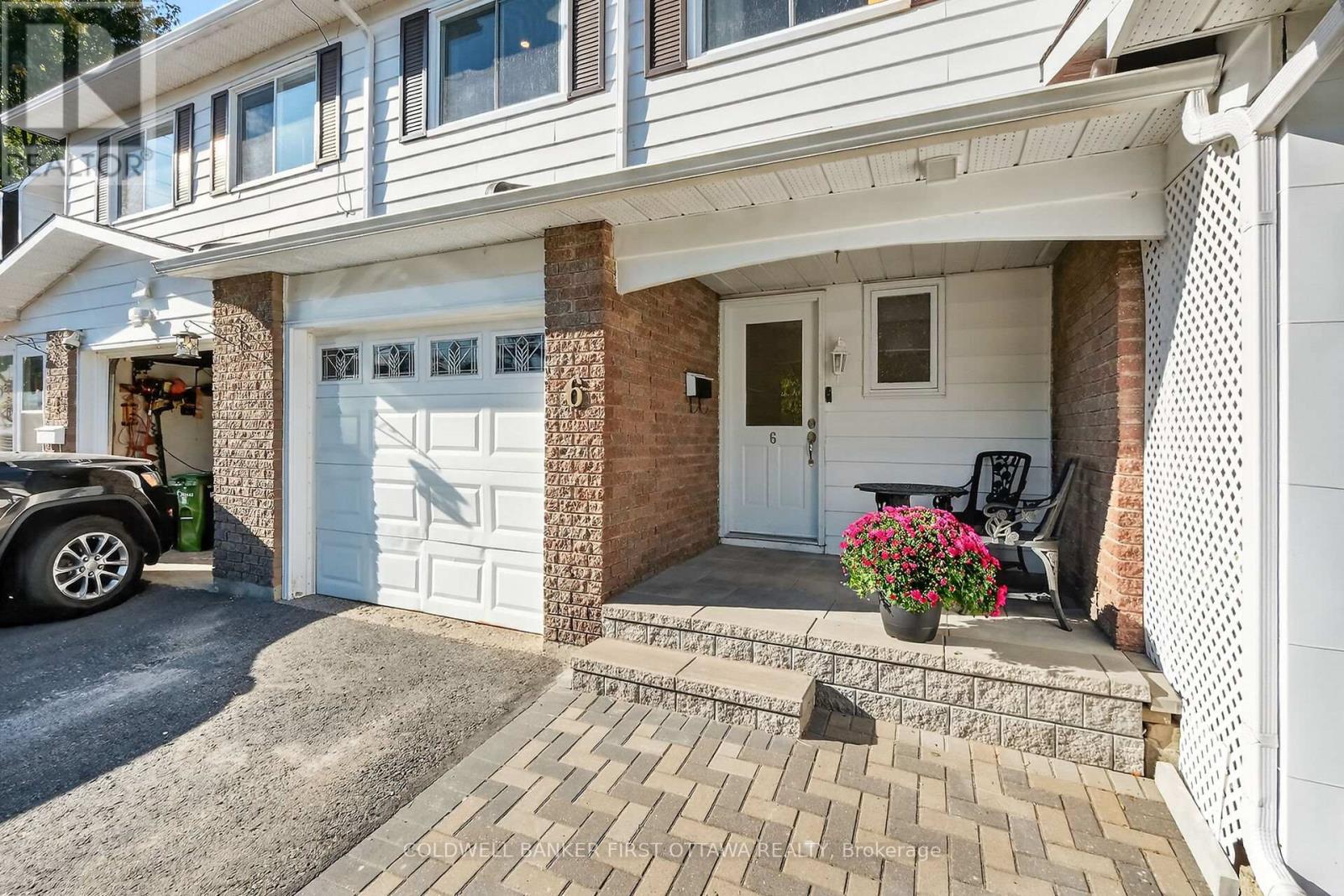 6 Pennington Lane, Ottawa, Ontario  K1B 4X7 - Photo 2 - X12443132