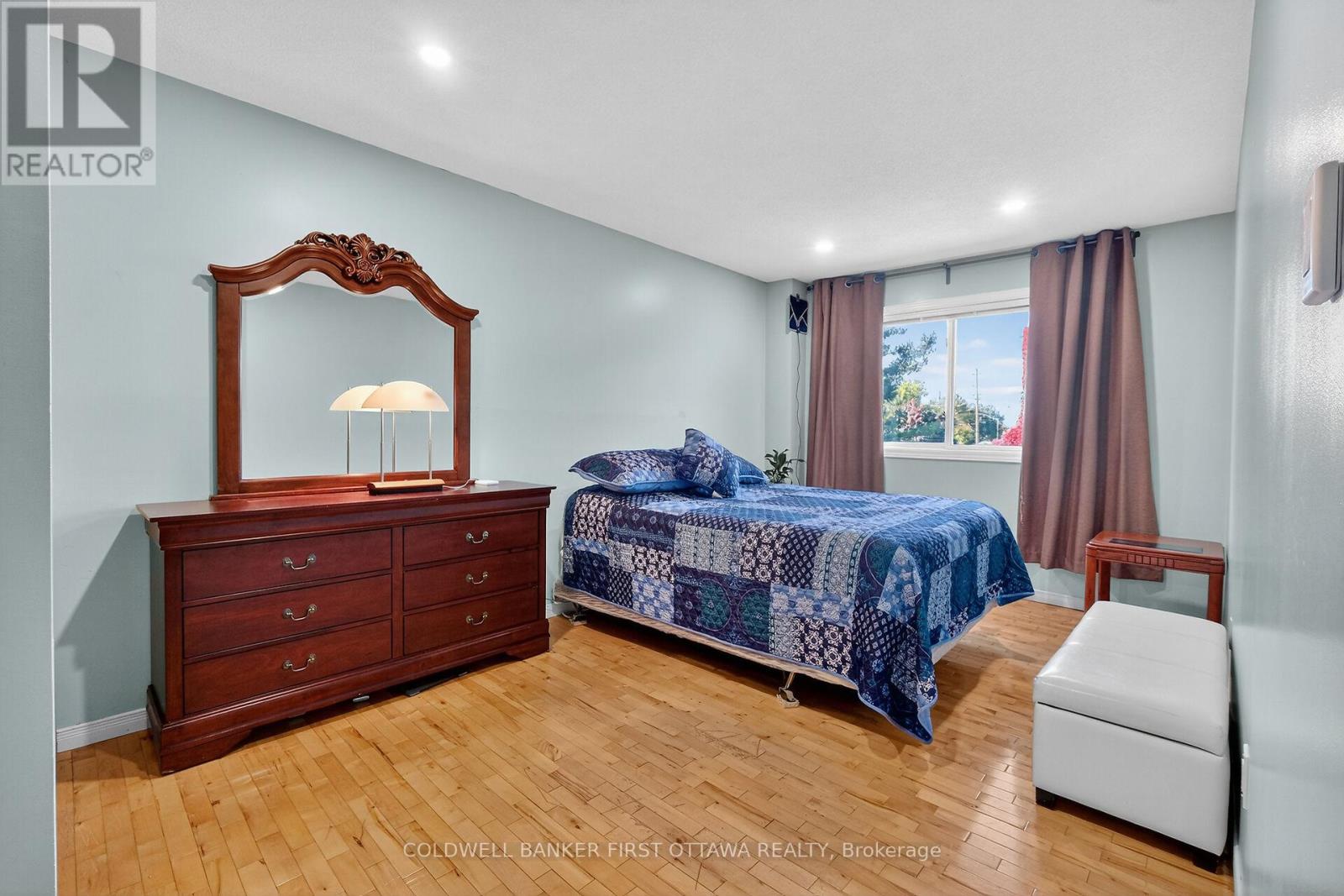 6 Pennington Lane, Ottawa, Ontario  K1B 4X7 - Photo 23 - X12443132