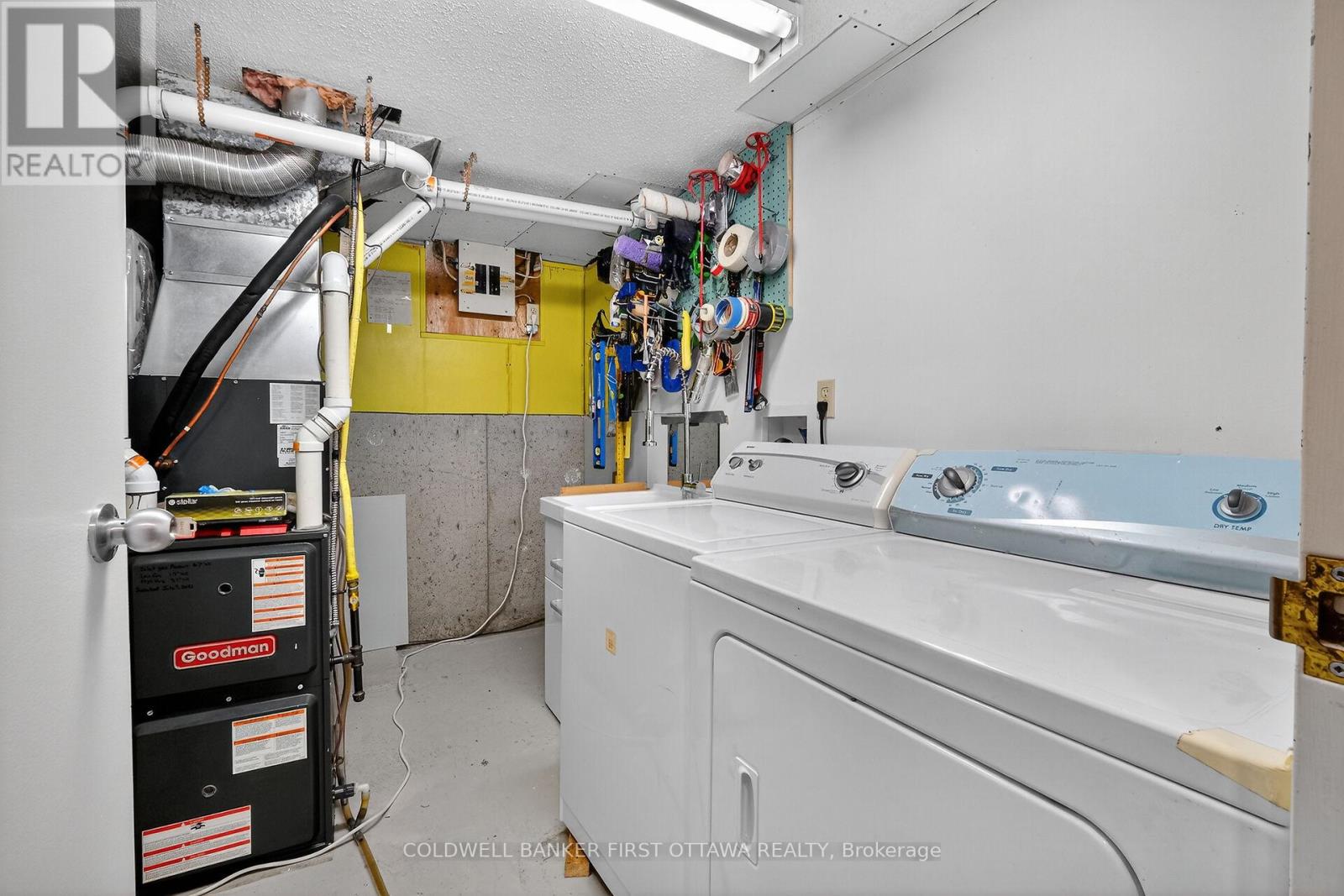 6 Pennington Lane, Ottawa, Ontario  K1B 4X7 - Photo 30 - X12443132