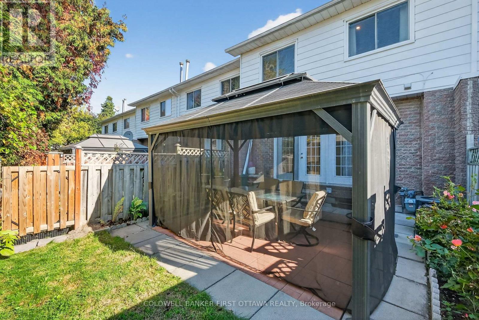 6 Pennington Lane, Ottawa, Ontario  K1B 4X7 - Photo 32 - X12443132